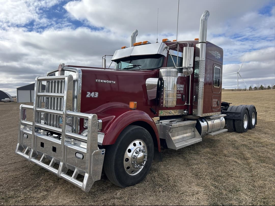 Image of Kenworth W900 Primary image