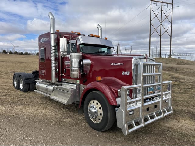 Image of Kenworth W900 equipment image 3