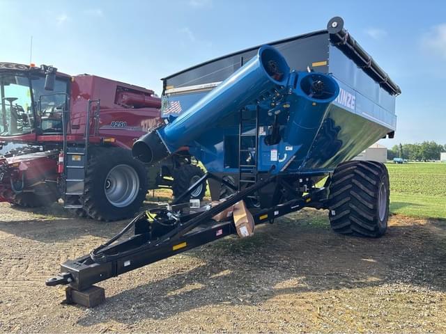 Image of Kinze 1051 equipment image 1