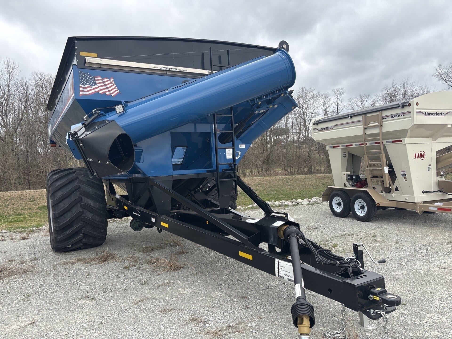 2025 Kinze 1051 Equipment Image0