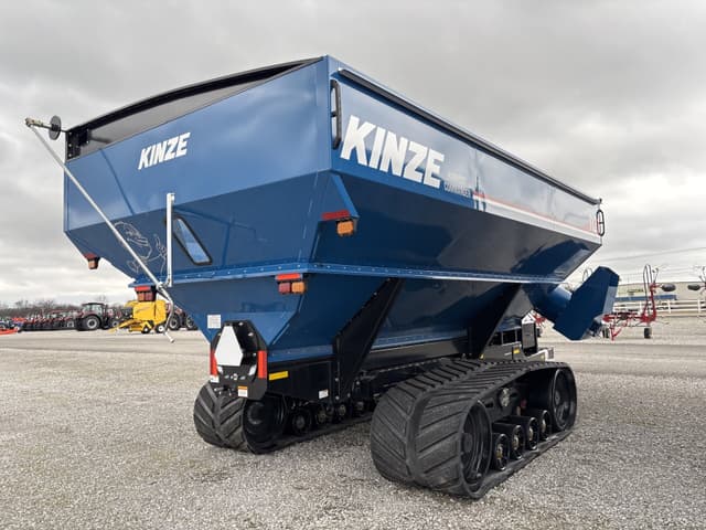 Image of Kinze 1121 equipment image 1