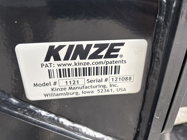 Image of Kinze 1121 equipment image 3