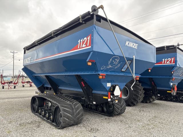 Image of Kinze 1121 equipment image 3