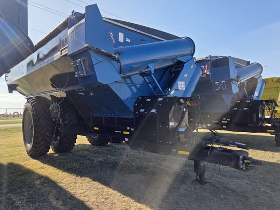 2025 Kinze 1121 Equipment Image0