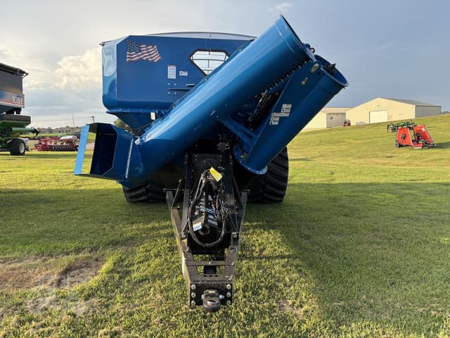 Image of Kinze 1321 equipment image 1