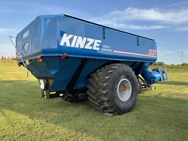 Image of Kinze 1321 equipment image 4