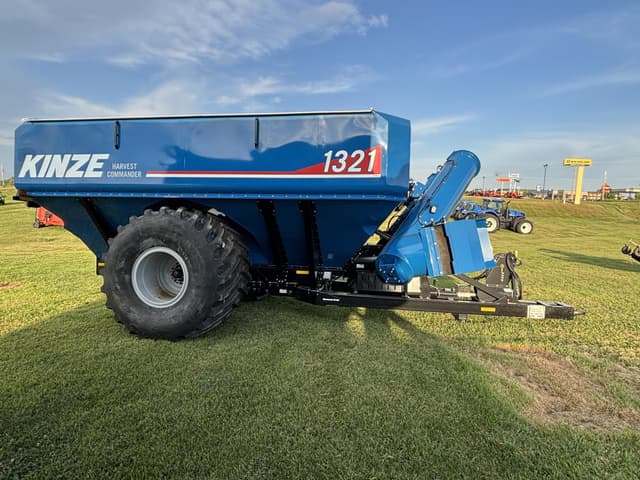 Image of Kinze 1321 equipment image 3