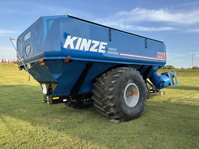 Image of Kinze 1321 equipment image 4