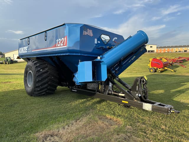 Image of Kinze 1321 equipment image 2
