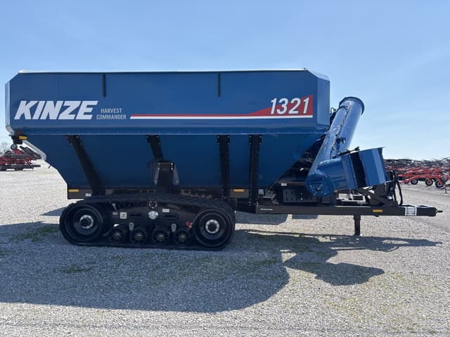Image of Kinze 1321 equipment image 1