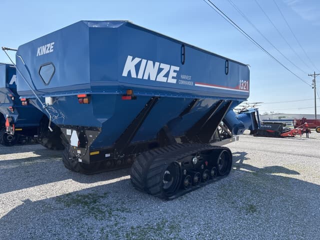 Image of Kinze 1321 equipment image 2