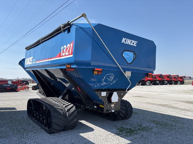 Image of Kinze 1321 equipment image 4