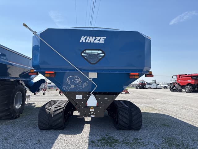 Image of Kinze 1321 equipment image 3