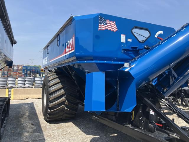 Image of Kinze 1321 equipment image 4