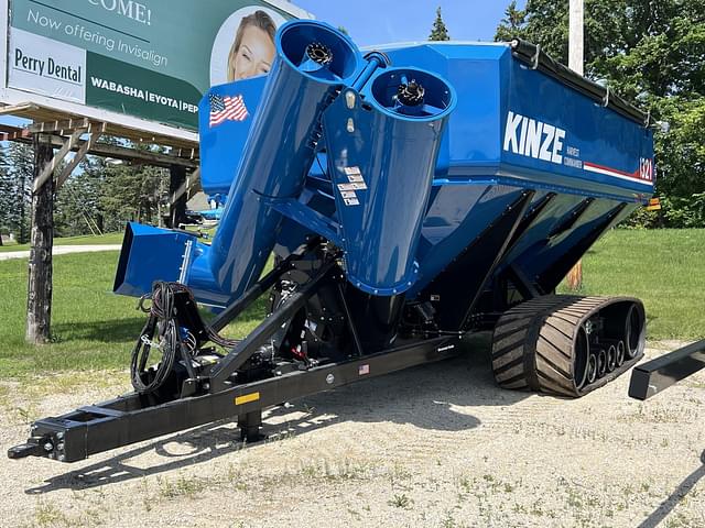 Image of Kinze 1321 equipment image 1