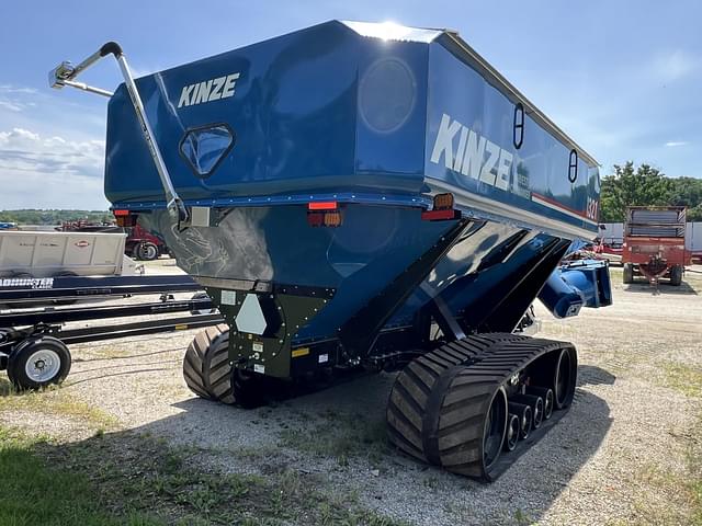 Image of Kinze 1321 equipment image 2