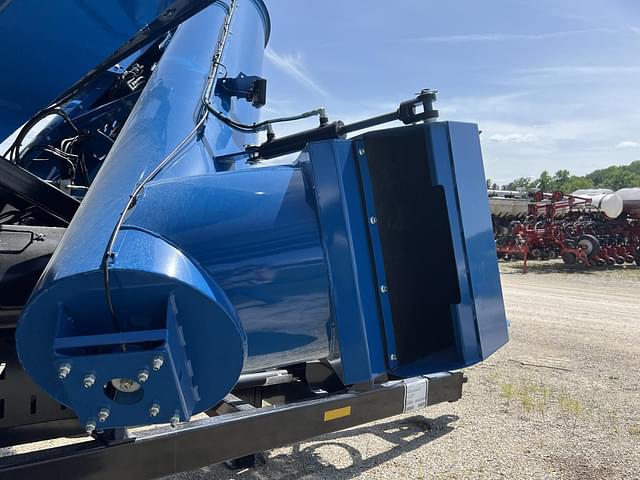 Image of Kinze 1321 equipment image 3