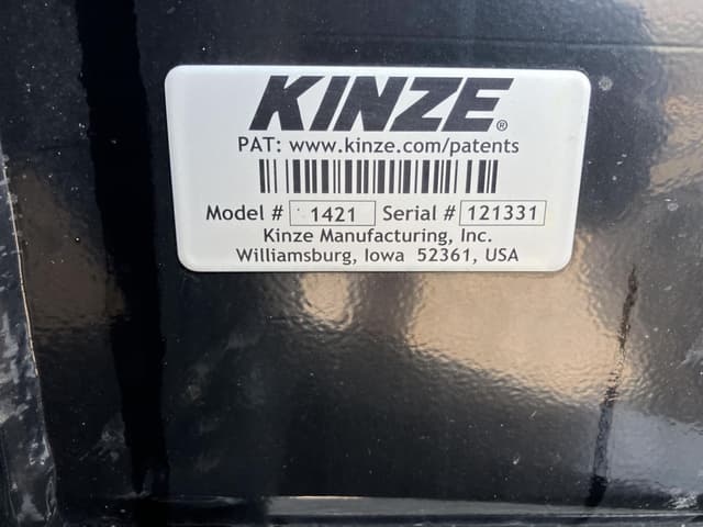 Image of Kinze 1421 equipment image 1