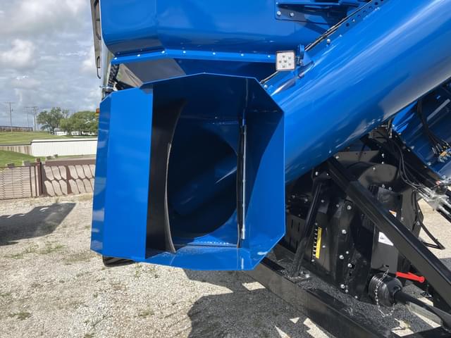 Image of Kinze 1421 equipment image 4