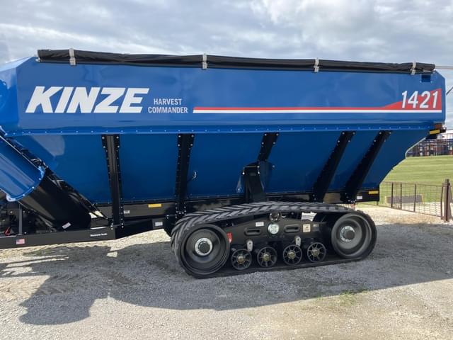 Image of Kinze 1421 equipment image 3