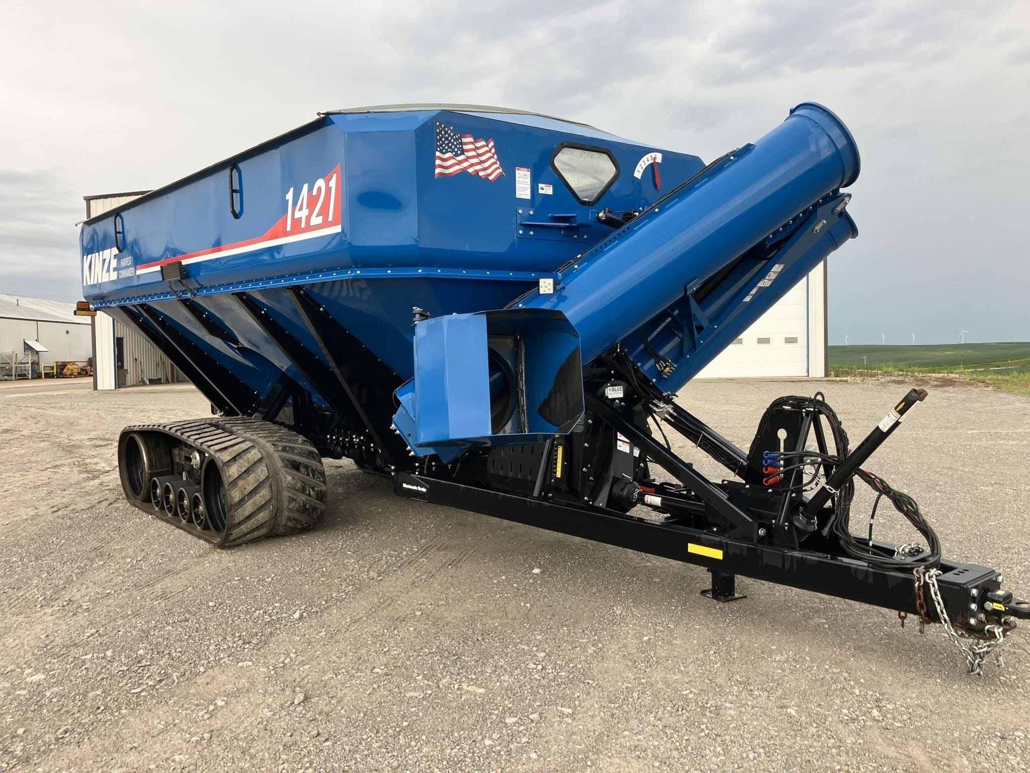 2025 Kinze 1421 Equipment Image0
