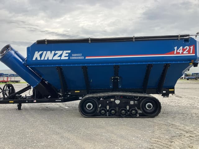 Image of Kinze 1421 equipment image 1
