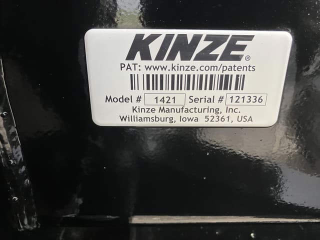 Image of Kinze 1421 equipment image 2