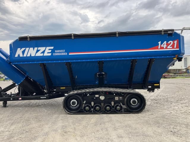 Image of Kinze 1421 equipment image 4