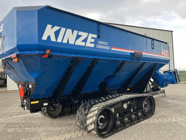 Image of Kinze 1421 equipment image 3
