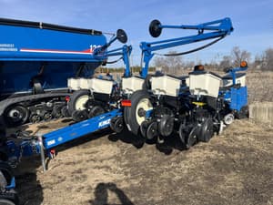 2025 Kinze 3205 Image