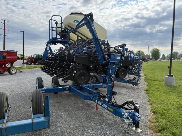 Image of Kinze 3505 equipment image 3