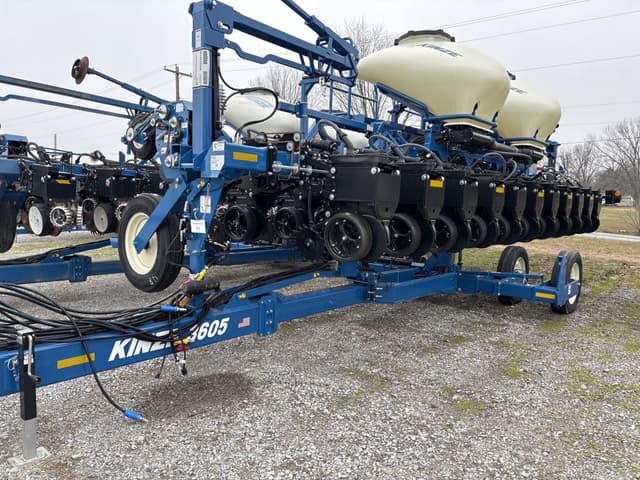 Image of Kinze 3605 equipment image 2