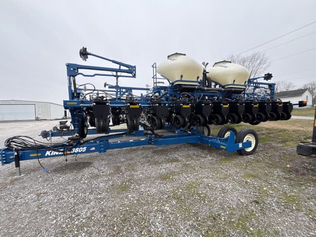 Image of Kinze 3605 equipment image 3
