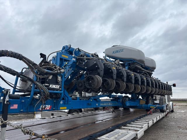 Image of Kinze 5670 equipment image 1