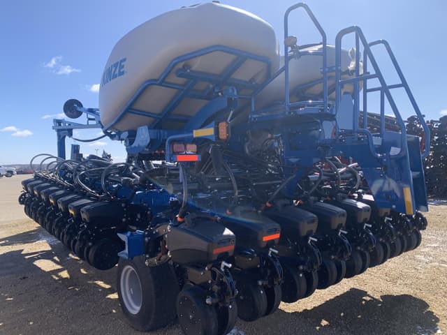 Image of Kinze 5700 equipment image 3