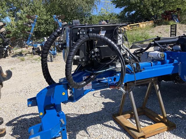 Image of Kinze 5900 equipment image 1