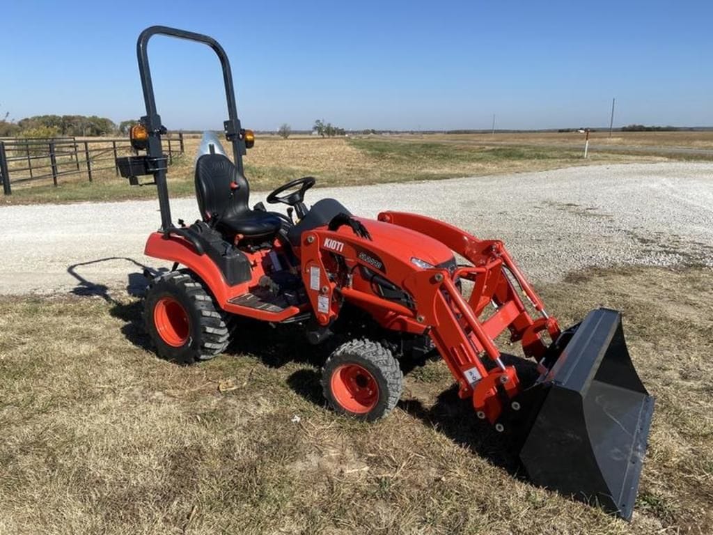 2025 Kioti CS2220 Equipment Image0