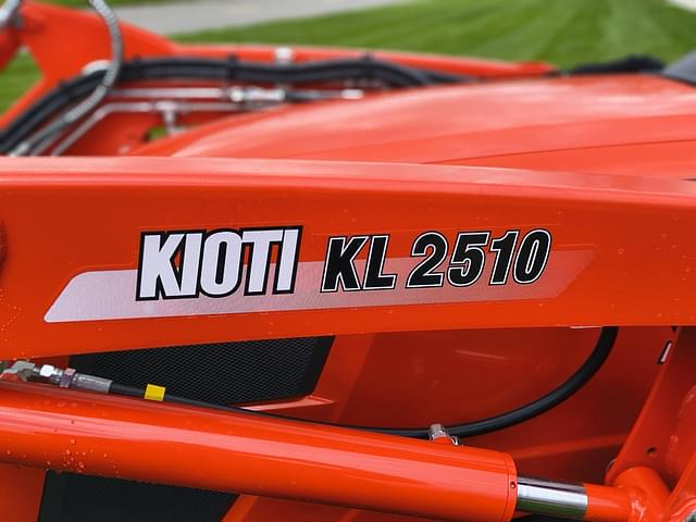 Image of Kioti CX2510HST equipment image 4