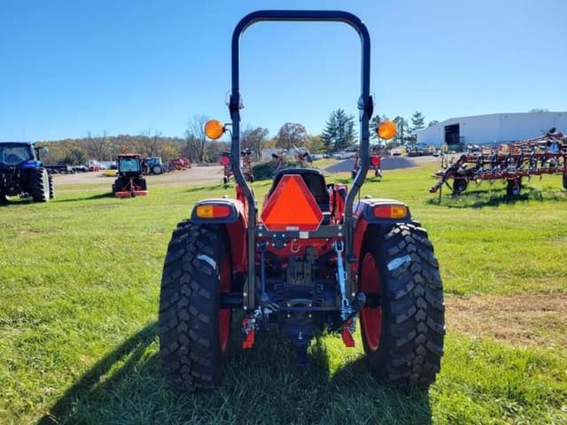 Image of Kioti DK4720SE HST equipment image 4