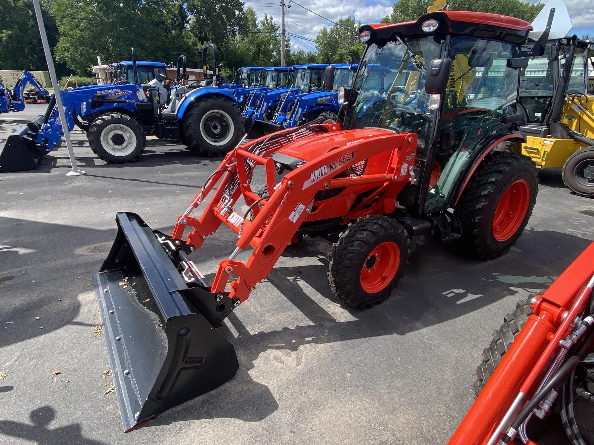 2025 Kioti DK5320SE Equipment Image0