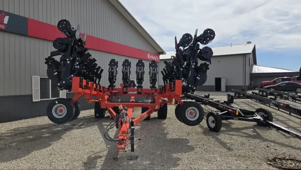 2025 Kuhn Krause Gladiator 1210-1630 Equipment Image0