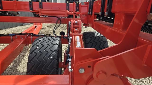 Image of Kuhn Krause Gladiator 1210 equipment image 2