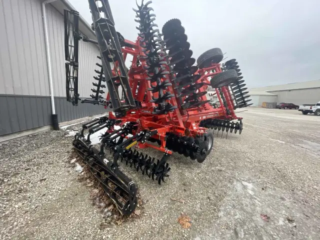 Image of Kuhn Krause Excelerator XT 8010-25 equipment image 2