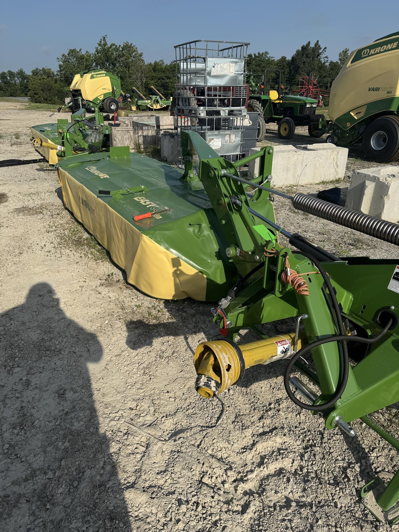 2025 Krone EasyCut R320 Equipment Image0