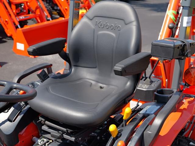 Image of Kubota B2601 equipment image 4