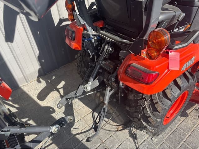Image of Kubota BX2380 equipment image 3