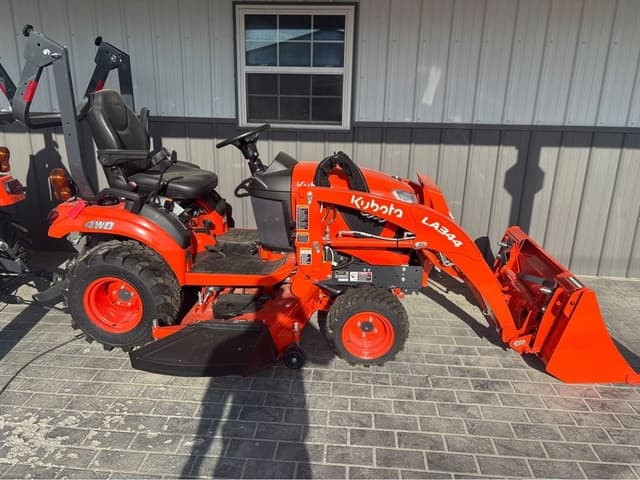 Image of Kubota BX2380 equipment image 1