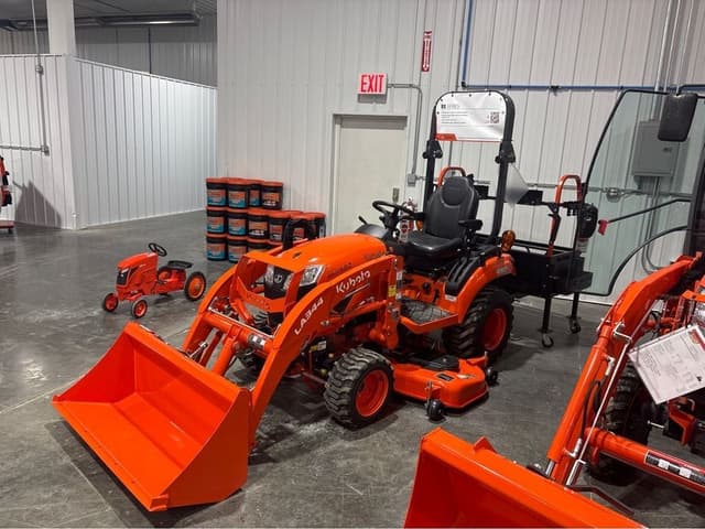 Image of Kubota BX2380 equipment image 3