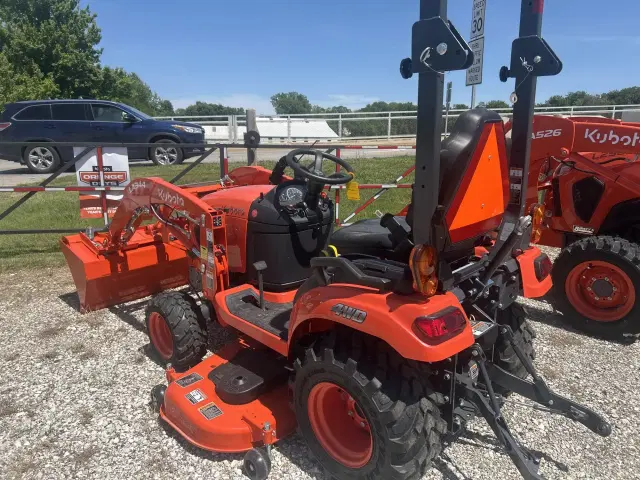Image of Kubota BX2680 equipment image 4