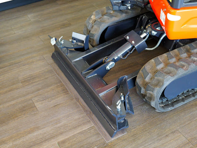 Image of Kubota KX018-4 equipment image 2